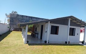 Casa disponível para diária, 300m do mar casa sozinha no terreno